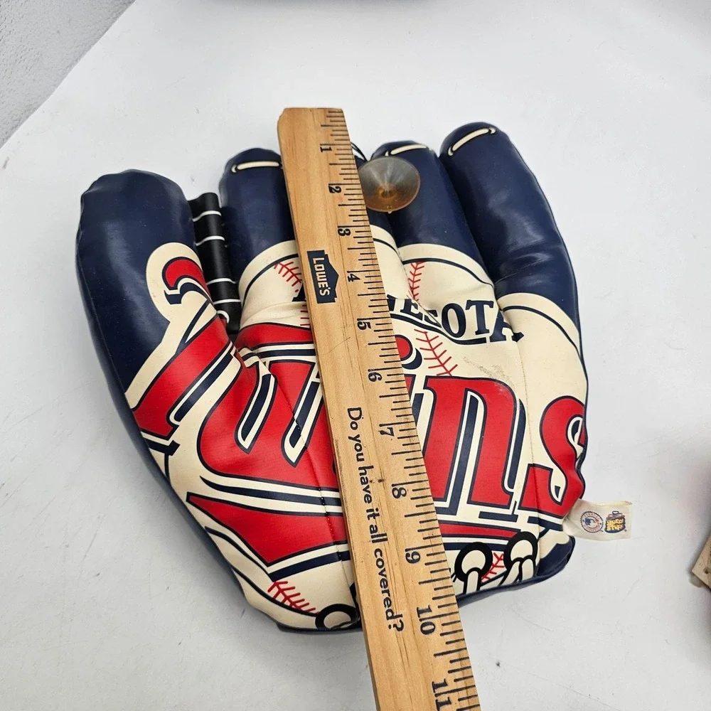 Vtg Minnesota Twins Plush Hands One Size Blue MLB Baseball Suction Good Stuff